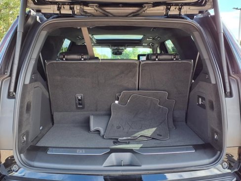 Used 2025 Cadillac Escalade V image 10