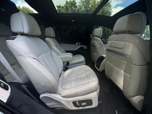 Used 2025 BMW X7 xDrive40i w/ M Sport Package image 39