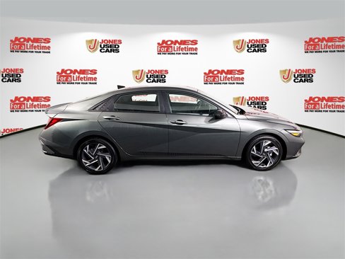 Certified 2025 Hyundai Elantra Sport image 16