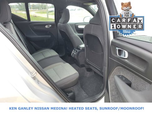 Used 2025 Volvo XC40 B5 Core image 45