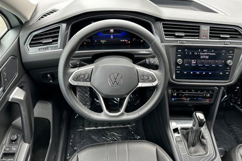 Used 2022 Volkswagen Tiguan SE image 15