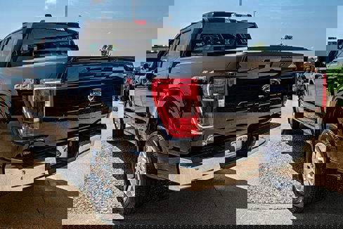 Used 2023 Ford F150 XLT image 3