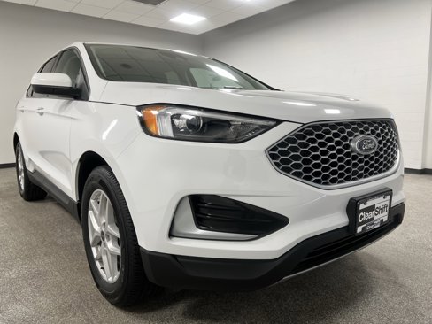 Used 2024 Ford Edge SEL image 2