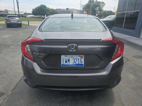Used 2018 Honda Civic EX-T image 9