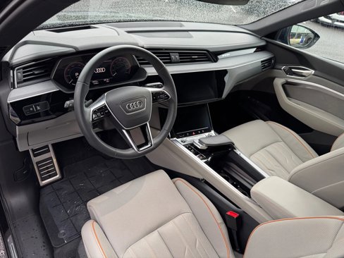 Used 2024 Audi Q8 e-tron Prestige image 2