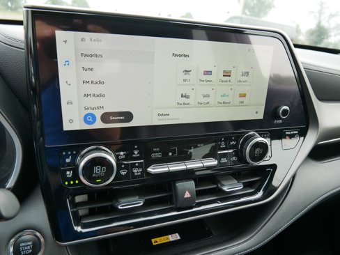 Used 2023 Toyota Highlander Limited image 23