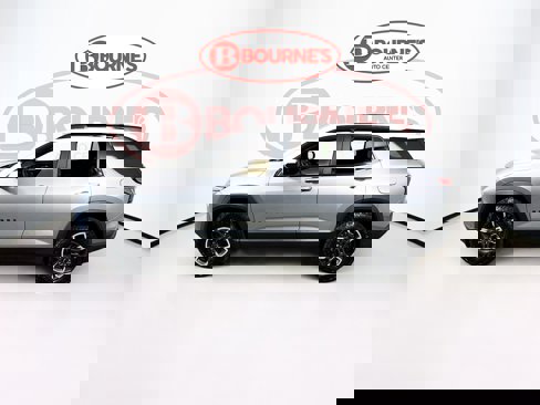 Used 2025 Chevrolet Equinox ACTIV w/ Safety and Technology Package image 7