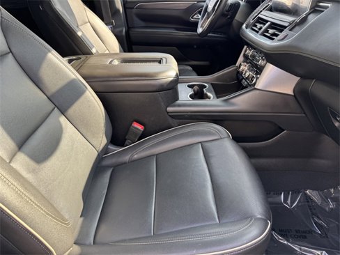 Certified 2023 GMC Yukon XL SLT image 6