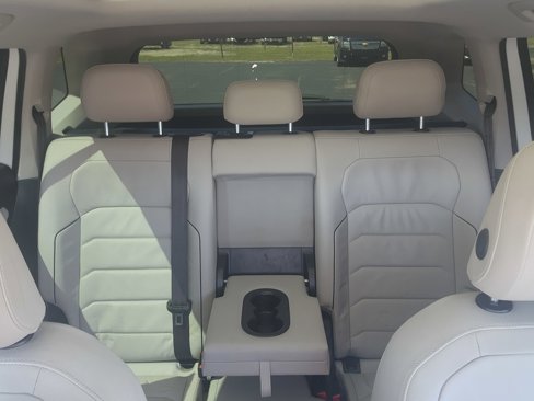 Used 2019 Volkswagen Tiguan SEL Premium image 28