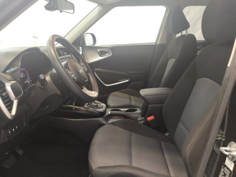 Used 2024 Kia Soul LX image 17