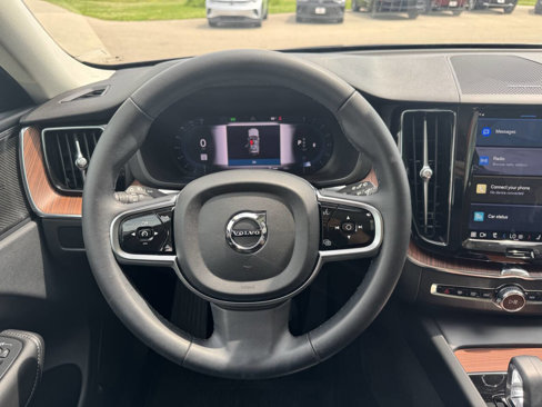 Used 2024 Volvo XC60 B5 Plus image 13