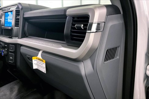 New 2026 Ford F250 XL w/ F-250 >10K GVWR Package image 15
