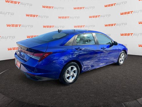 Used 2023 Hyundai Elantra SE w/ Preferred Accessory Package image 5
