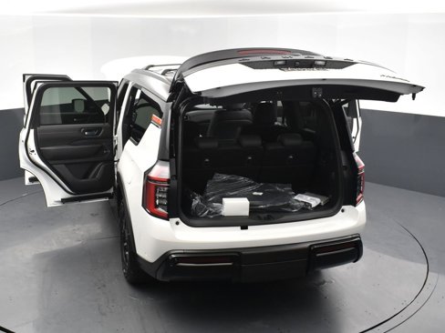 New 2026 Nissan Armada PRO-4X w/ Captain's Chari Seat Package image 32