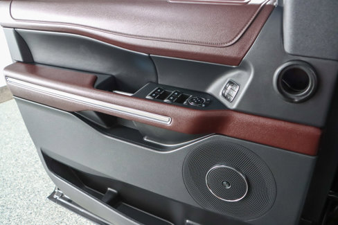 Used 2023 Ford Expedition Limited image 23