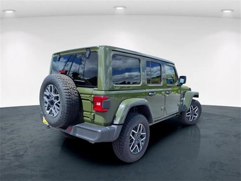 Used 2024 Jeep Wrangler Sahara image 22