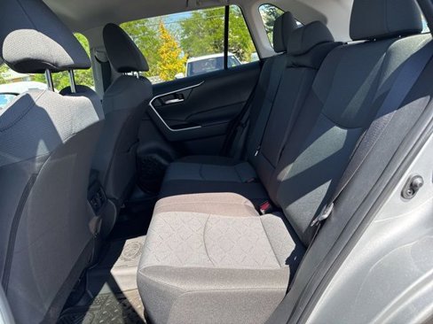 Used 2025 Toyota RAV4 XLE image 25