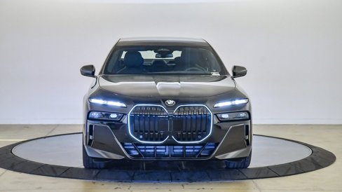 New 2026 BMW 760i xDrive w/ Executive Package image 7