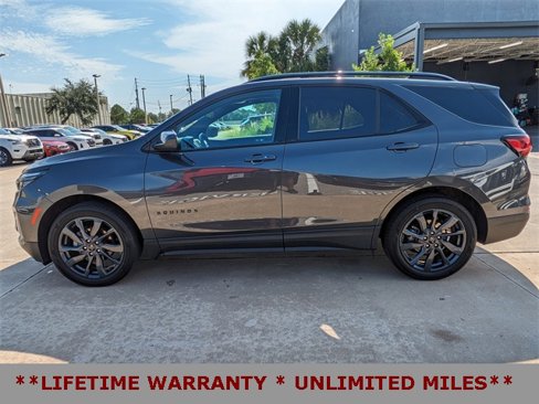 Used 2022 Chevrolet Equinox RS w/ LPO, Floor Liner Package image 9