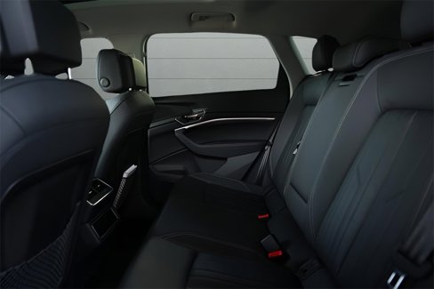 Used 2024 Audi Q8 e-tron Premium image 25