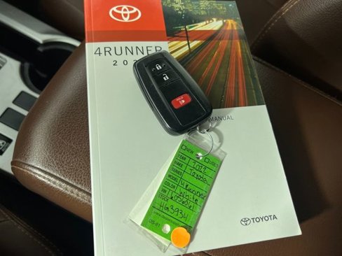 Used 2022 Toyota 4Runner Limited image 30