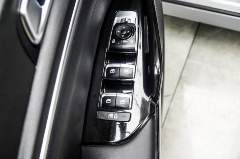 Used 2025 Kia K5 GT-Line image 34