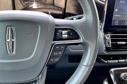 Used 2019 Lincoln Navigator Reserve image 11