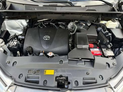 Used 2019 Toyota Highlander XLE image 30
