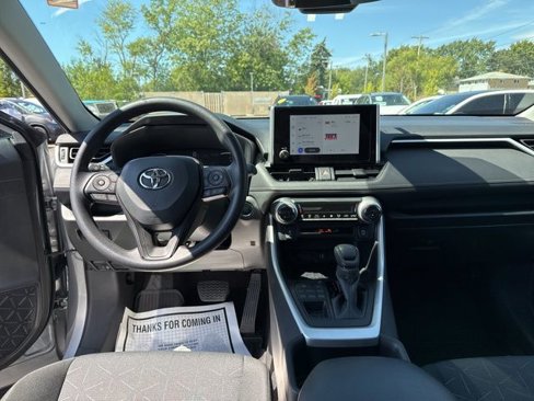 Used 2025 Toyota RAV4 XLE image 21