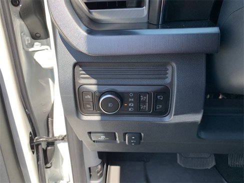 Used 2025 Ford F450 Platinum image 31