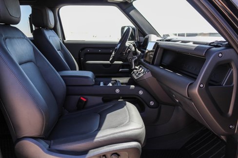 New 2024 Land Rover Defender 90 V8 image 13