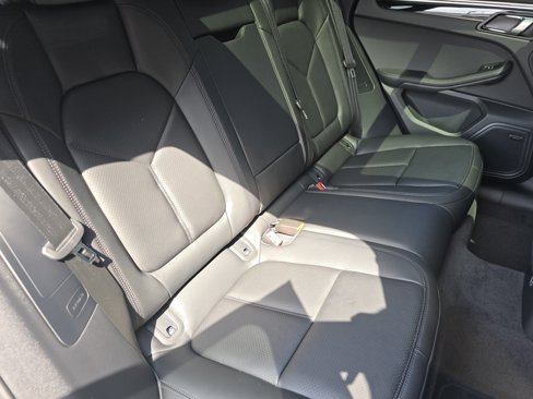 New 2025 Porsche Macan S image 30