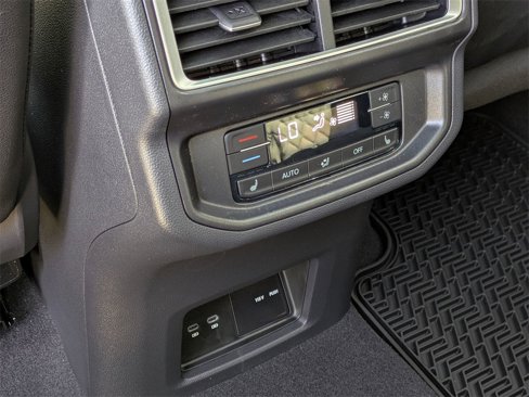 New 2025 Volkswagen Atlas SEL Premium R-Line image 26