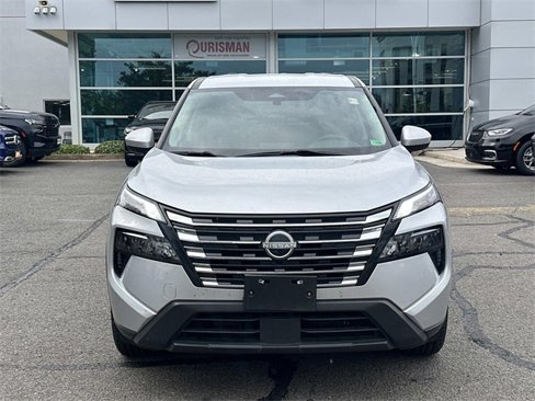 Used 2024 Nissan Rogue SV image 6