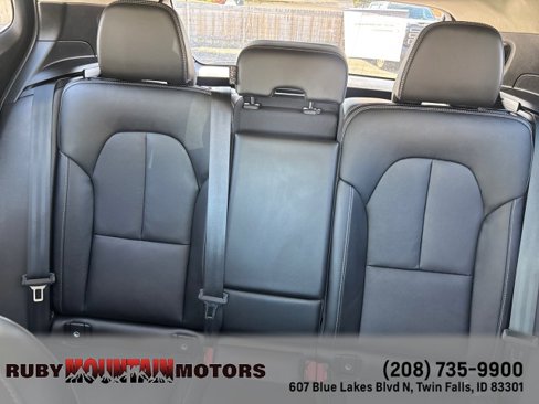 Used 2024 Volvo XC40 B5 Ultimate w/ Protection Package Premier image 21