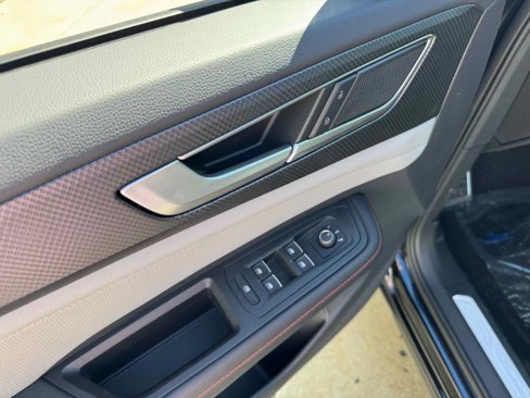 New 2025 Volkswagen Atlas Peak Edition SE image 14