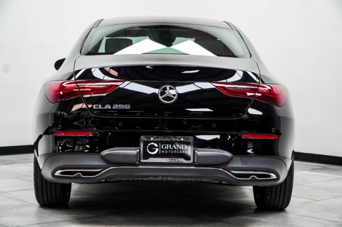 Used 2025 Mercedes-Benz CLA 250 w/ Exclusive Package image 9
