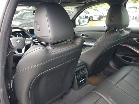 Used 2024 BMW 330i Sedan image 10