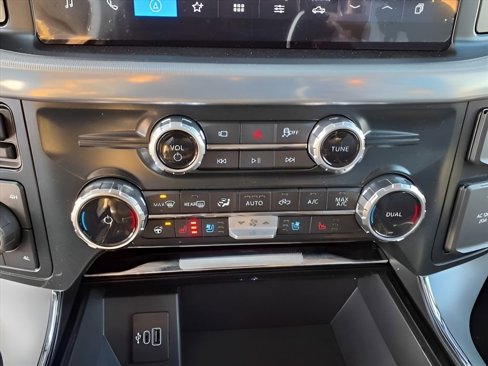 New 2025 Ford F150 Lariat w/ Equipment Group 501A Mid image 28