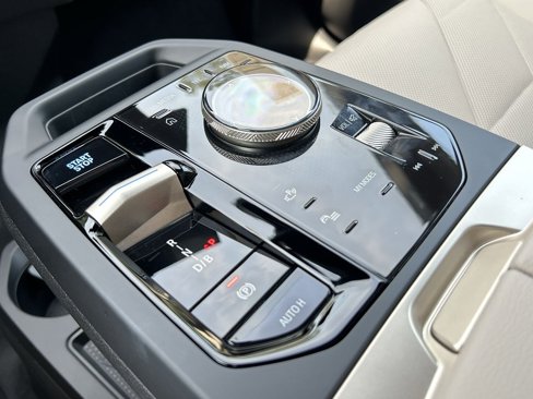 New 2026 BMW iX xDrive45 image 23