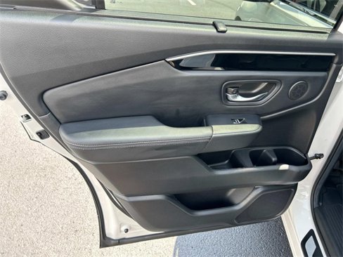 Used 2025 Honda Pilot Touring image 21