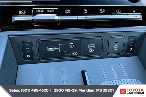 Used 2025 Hyundai Santa Fe Calligraphy image 22