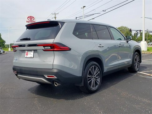 Used 2025 Toyota Grand Highlander AWD Hybrid image 7