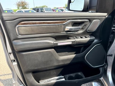 Used 2019 RAM 1500 Laramie image 15