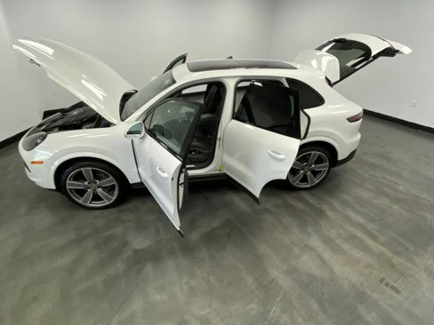 Used 2021 Porsche Cayenne image 50
