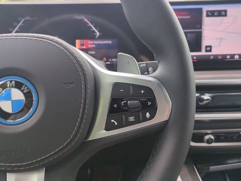 New 2026 BMW X5 xDrive50e w/ M Sport Package image 27