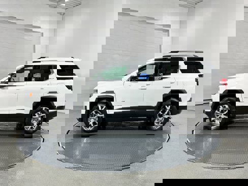 Used 2022 GMC Acadia SLT w/ LPO, Floor Liner Package image 21