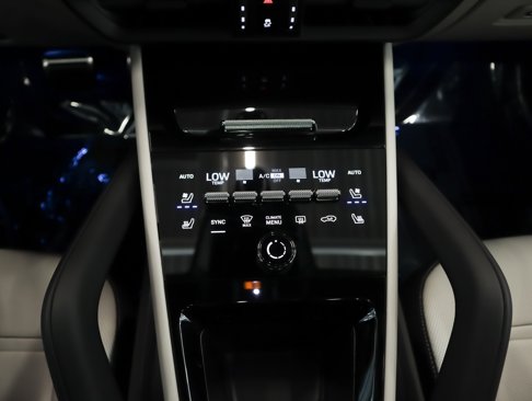 New 2025 Porsche Cayenne S image 20