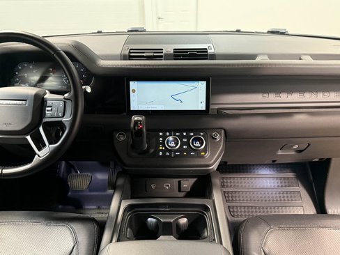 Used 2024 Land Rover Defender 90 X-Dynamic SE image 16