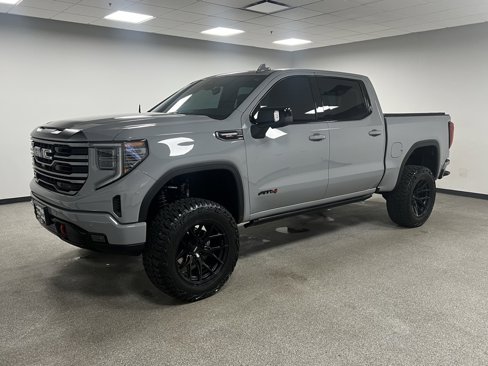 Used 2024 GMC Sierra 1500 AT4 w/ Technology Package image 6